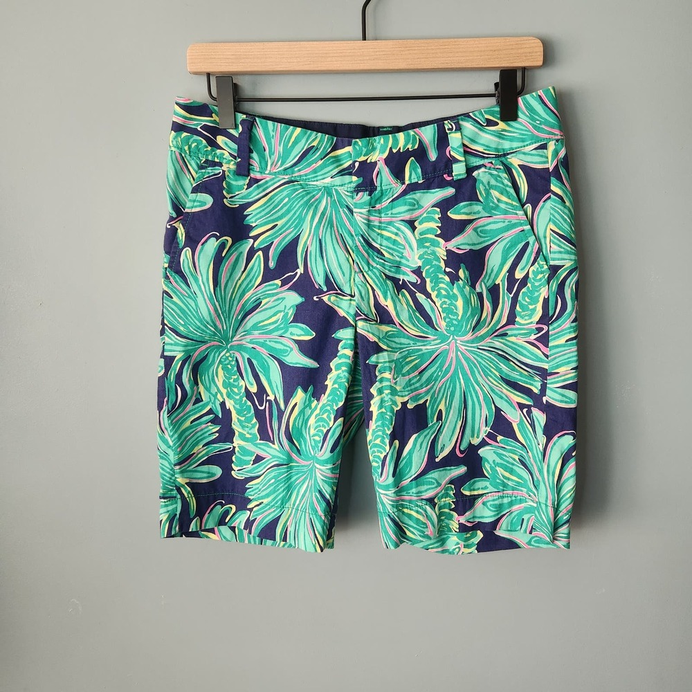 LILLY PULITZER Chipper Short - Size 2 - Tiger Palm Print